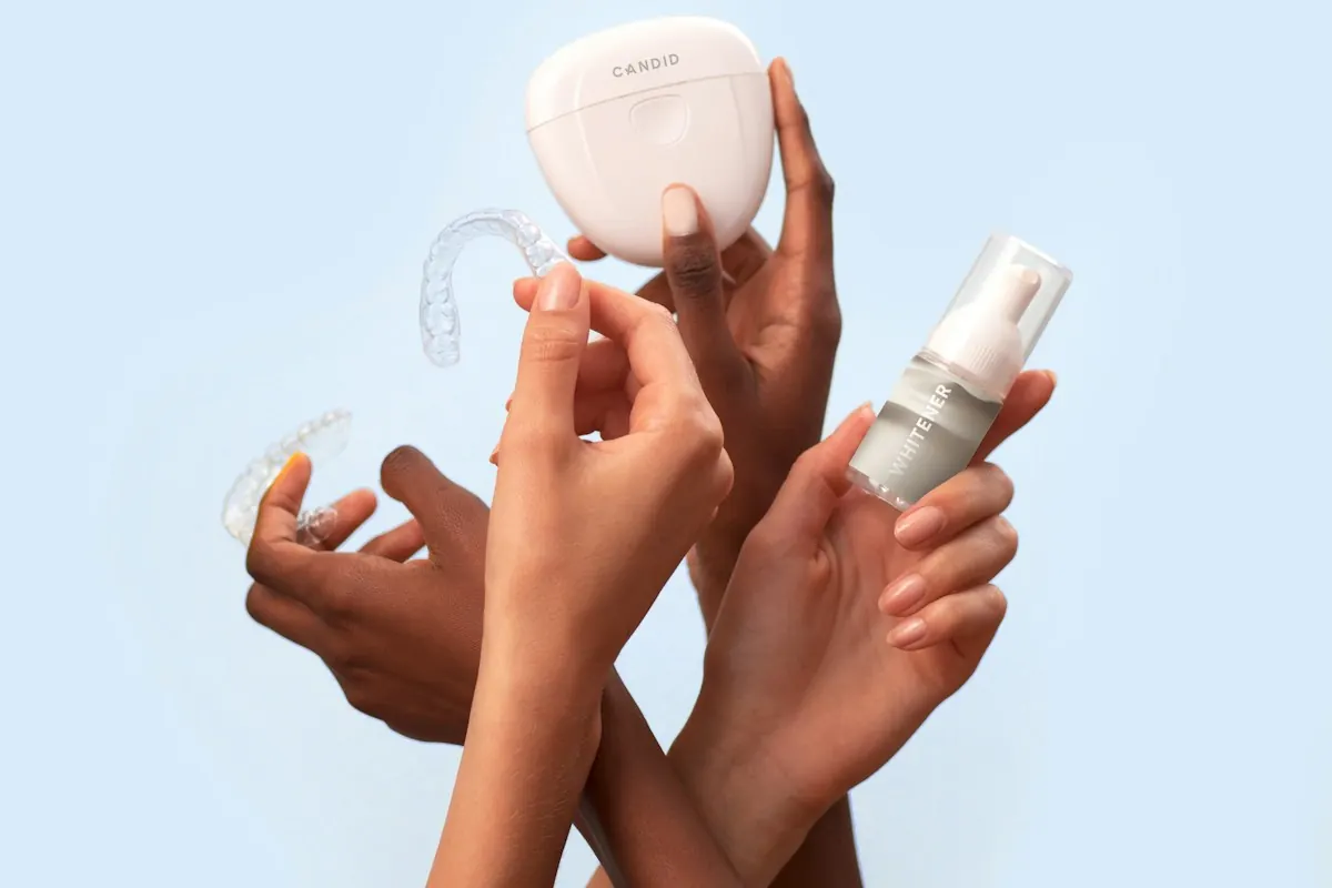 A clear retainer and its storage case