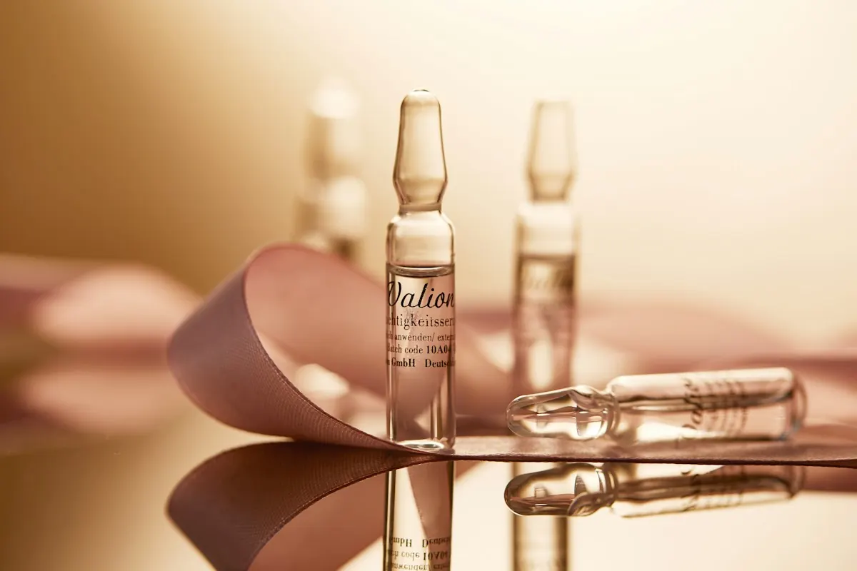 Amber ampoules prepared on a warm surface